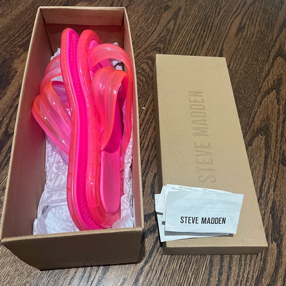 Steve Madden Wallis Pink Jelly Sandal - Highlighter Neon Pink NWT